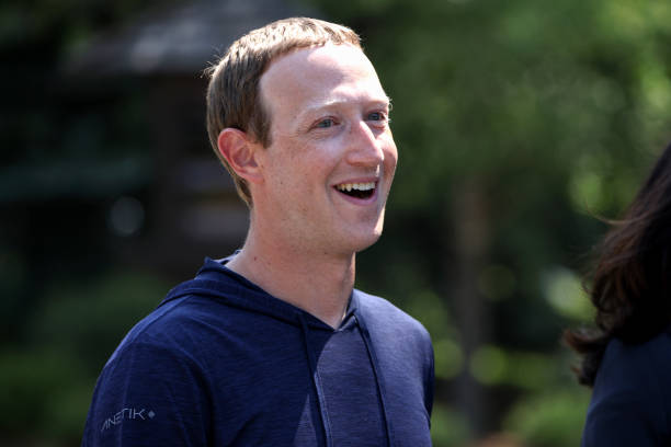 Mark Zuckerberg

Top 10 Famous Entrepreneurs - Quotes And Net Worths
